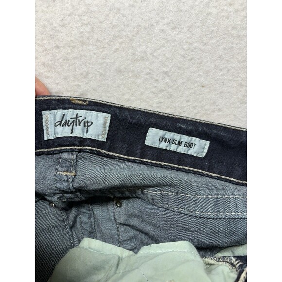 Daytrip Womens Lynx Bootcut Boot Cut Jeans Blue Embroidered Stone Wash Denim 27R - Picture 3 of 7